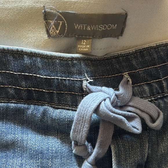 Wit & Wisdom Ab solution Leisure Pull on Roll Cuff Jeans - Picture 5 of 6
